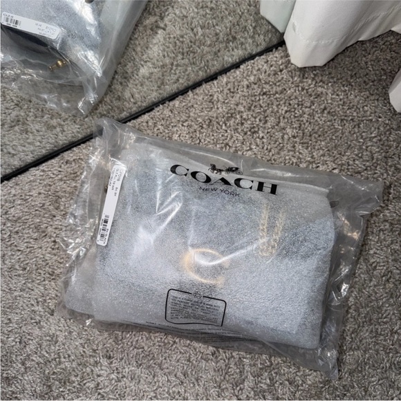 Final price NWT Coach Quilted Tabby Wristlet Crossbody Bag with Gold Chain - Picture 13 of 15